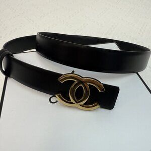 CHANEL CC Logo Luxurious leather belt